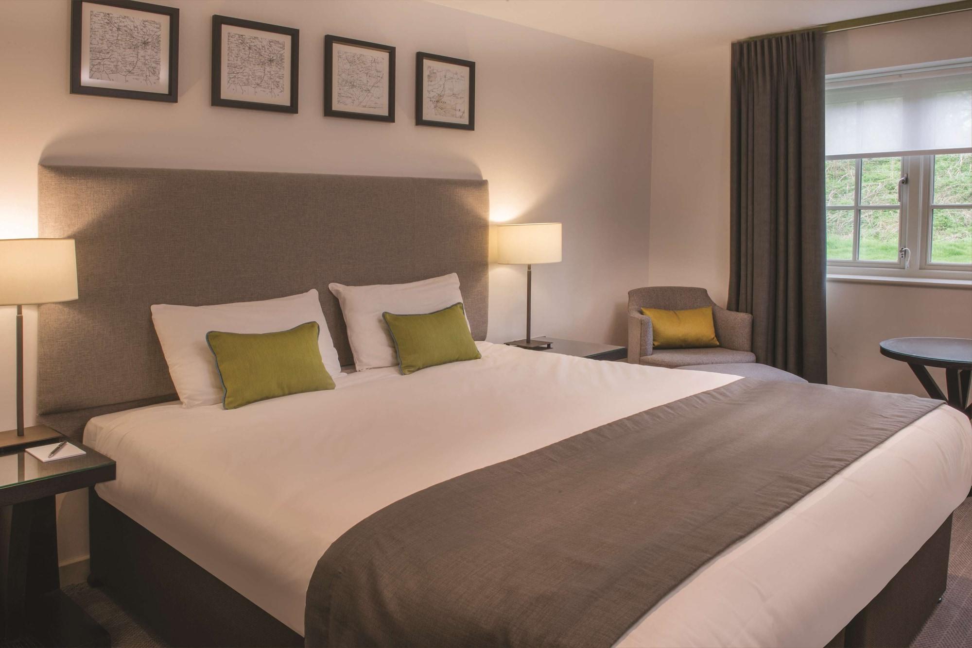 Hotel De Vere Wokefield Estate 4*