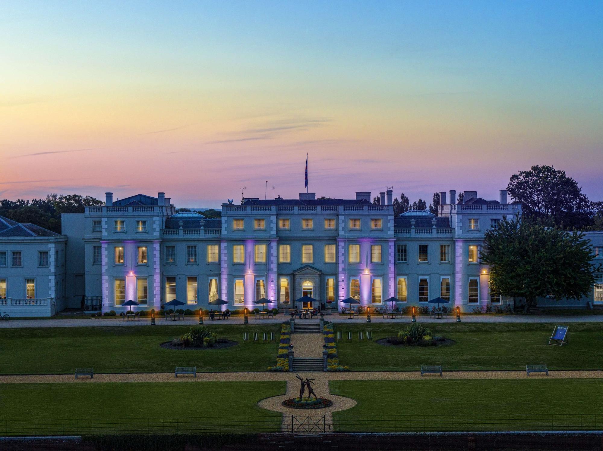 Hotel De Vere Wokefield Estate 4*