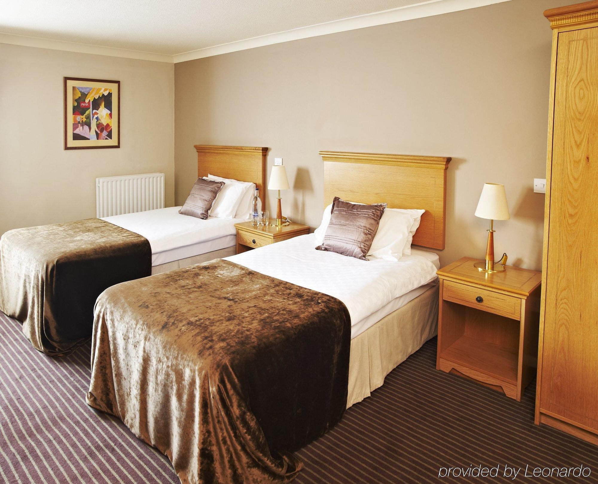De Vere Wokefield Estate Hotel 4*